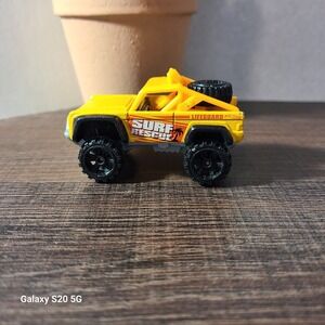Hot Wheels 2007 Custom Ford Bronco Surf Rescue Yellow Diecast‎ Toy Car Pre-Owned